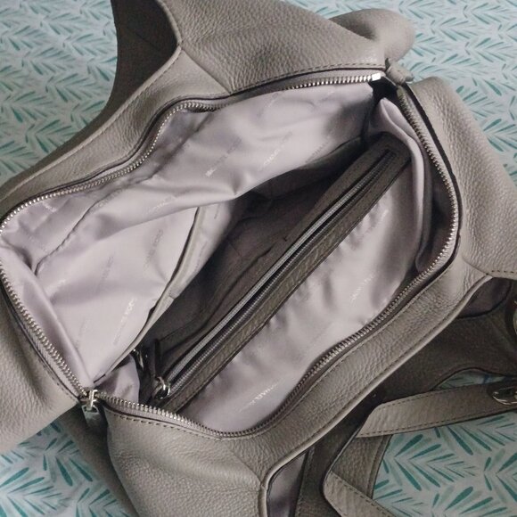 Michael kors handbag - Picture 2 of 3